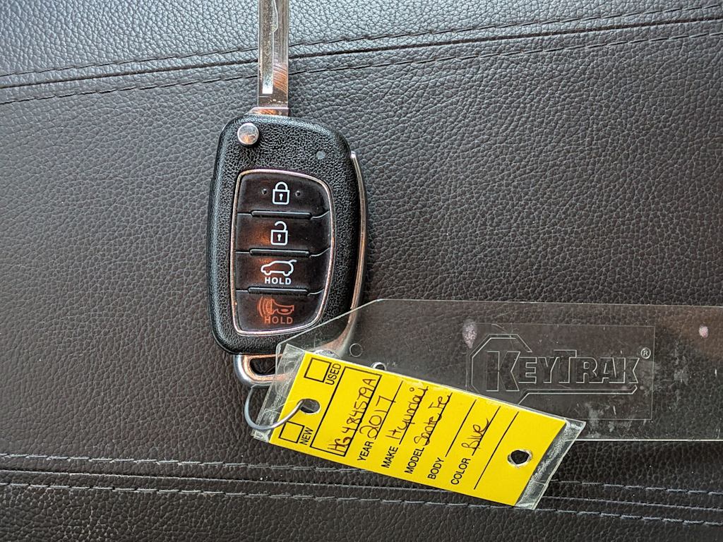 Thumbnail: 2017 Hyundai Santa Fe - 17