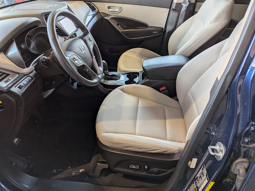 Thumbnail: 2017 Hyundai Santa Fe - 9