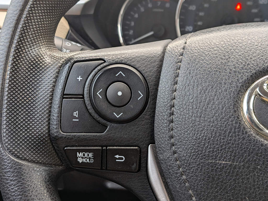 Thumbnail: 2015 Toyota Corolla - 28
