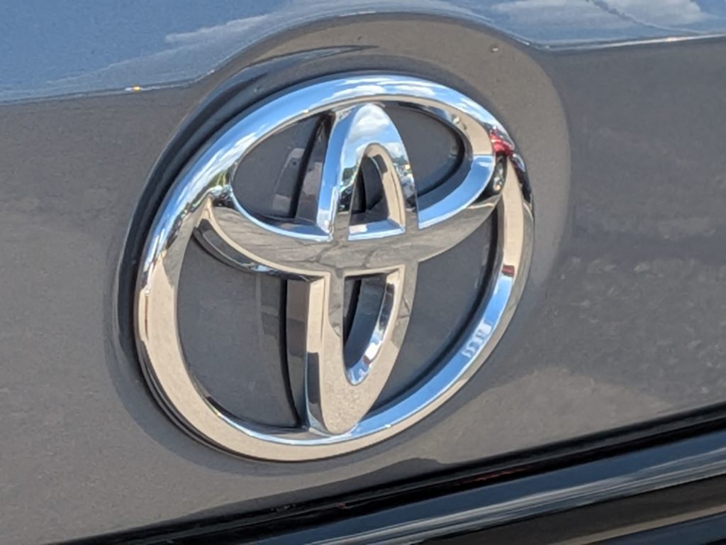 Thumbnail: 2022 Toyota Corolla - 25