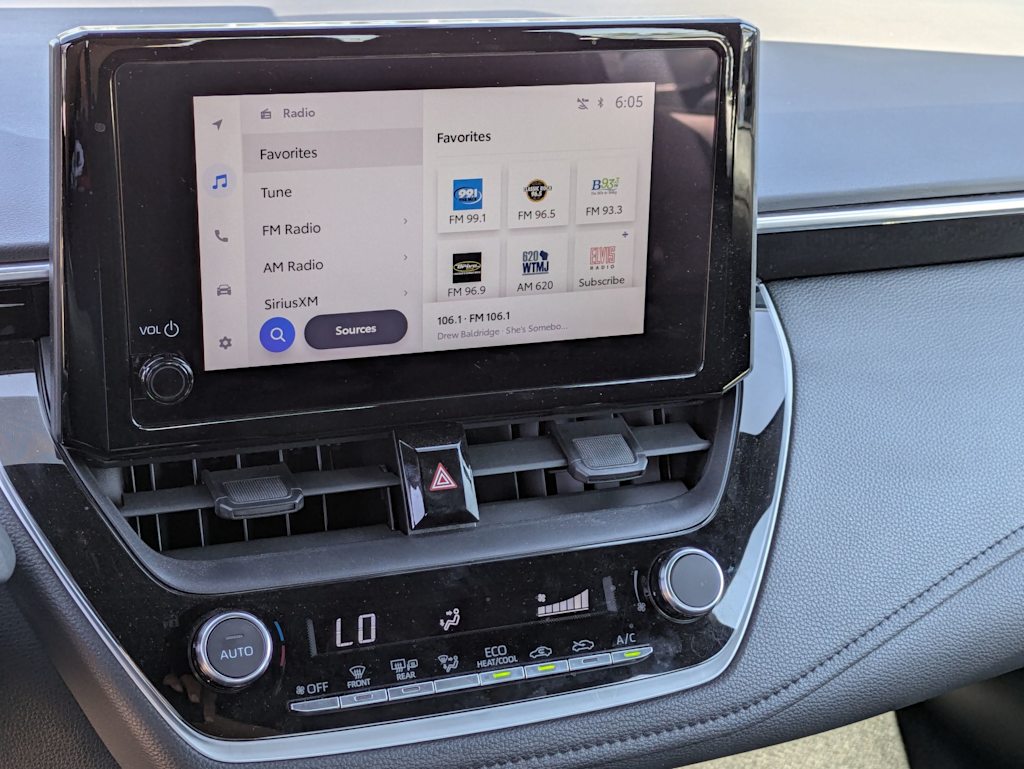 Thumbnail: 2023 Toyota Corolla - 13