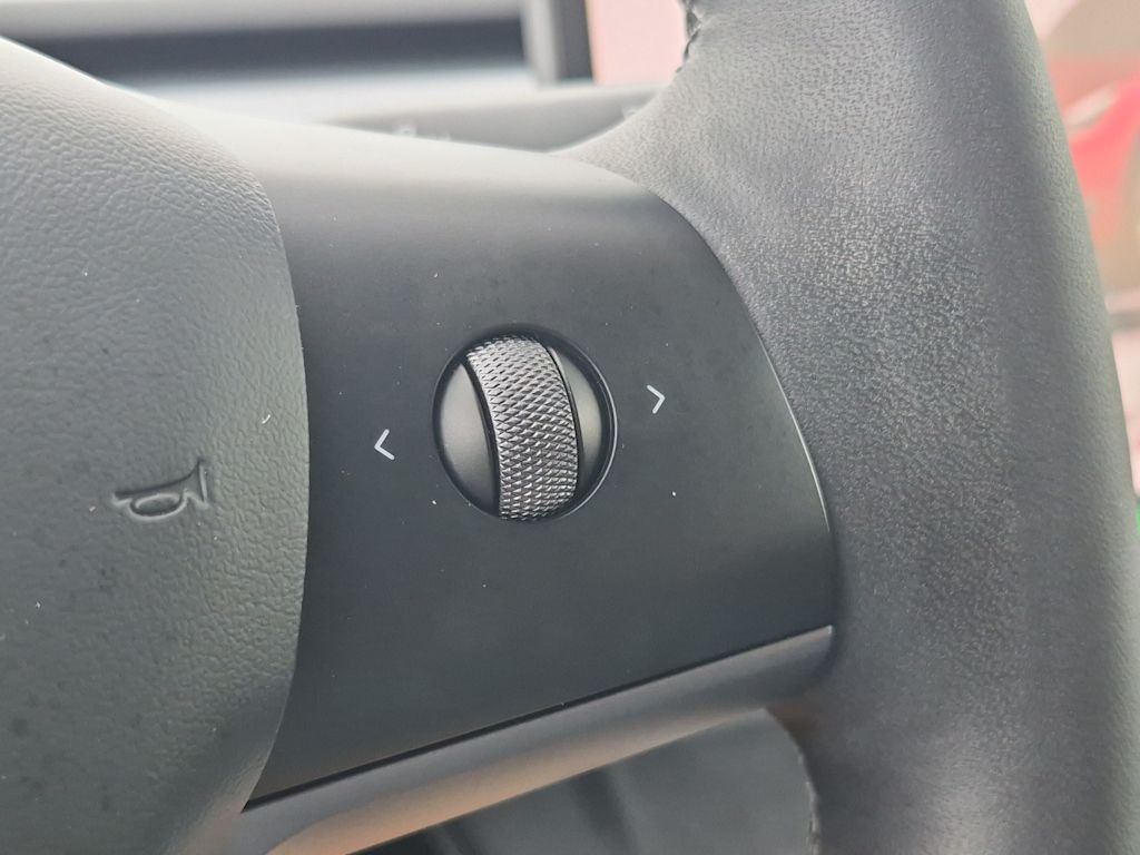 Thumbnail: 2024 Tesla Model Y - 27