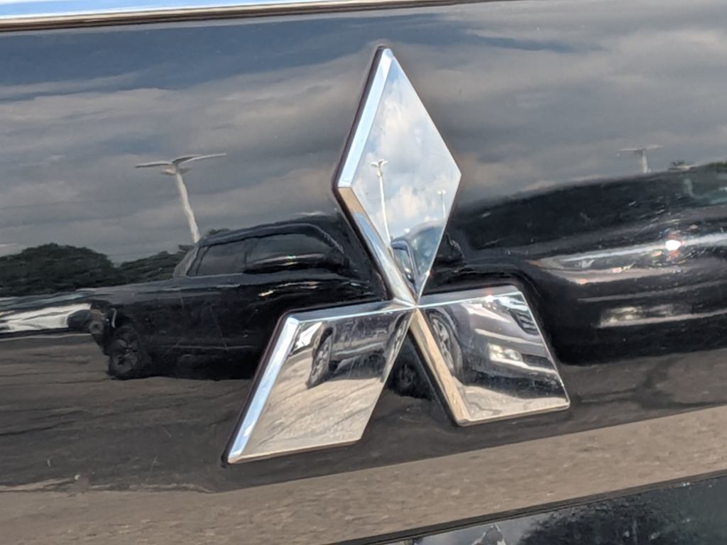 Thumbnail: 2020 Mitsubishi Outlander - 24
