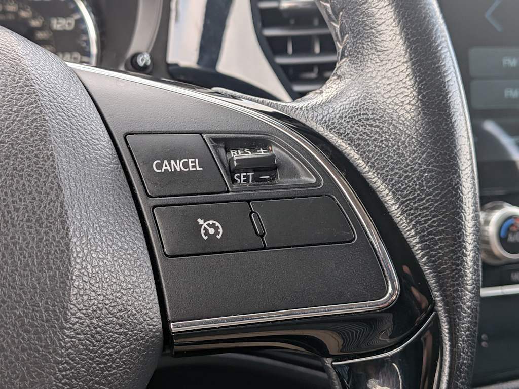 Thumbnail: 2020 Mitsubishi Outlander - 28