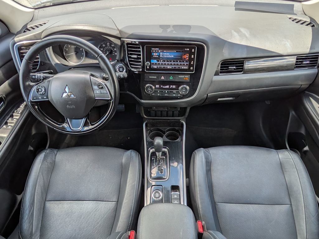 Thumbnail: 2017 Mitsubishi Outlander - 8