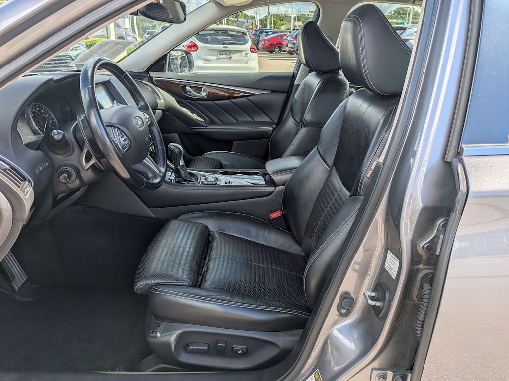 Thumbnail: 2015 INFINITI Q50 - 10
