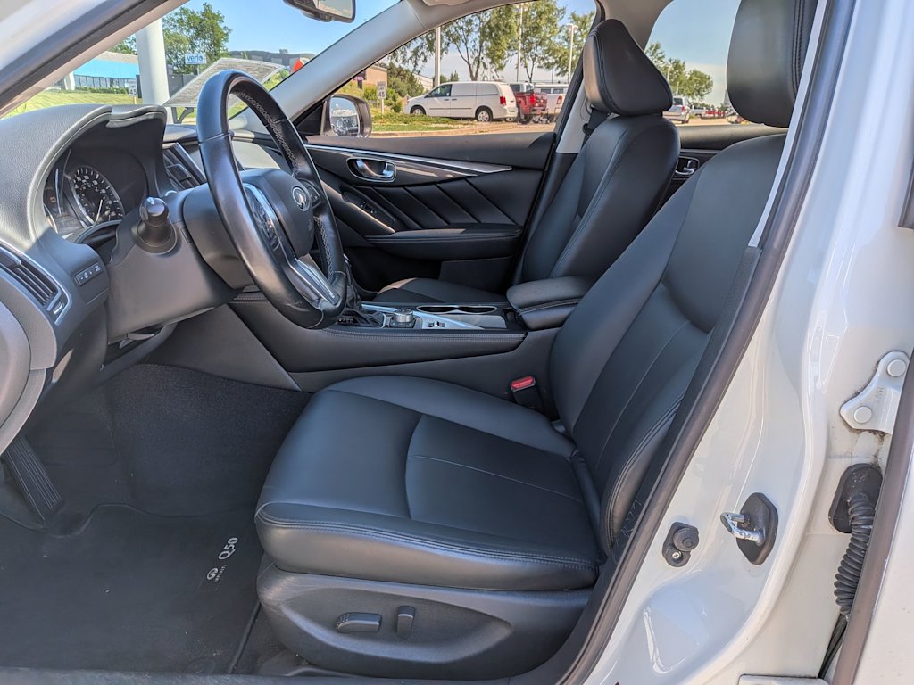 Thumbnail: 2019 INFINITI Q50 - 10