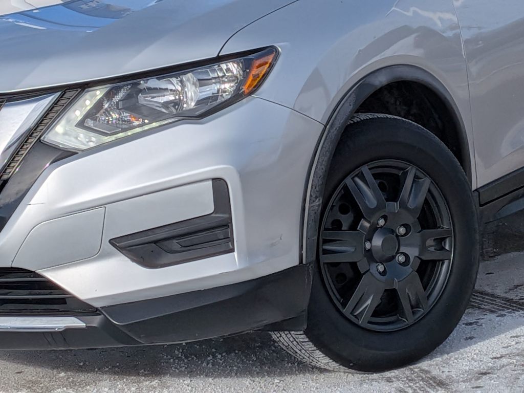 Thumbnail: 2017 Nissan Rogue - 7