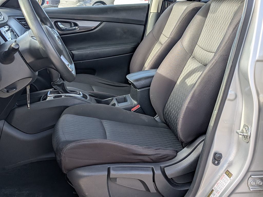 Thumbnail: 2017 Nissan Rogue - 9