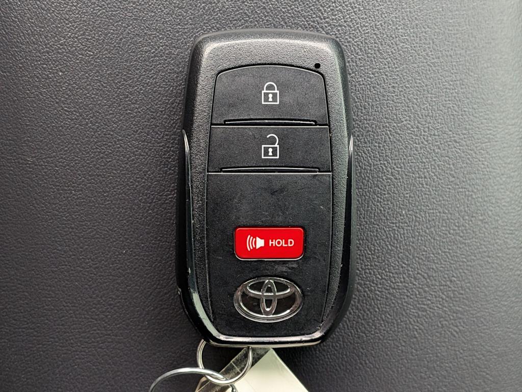 Thumbnail: 2024 Toyota Prius - 18