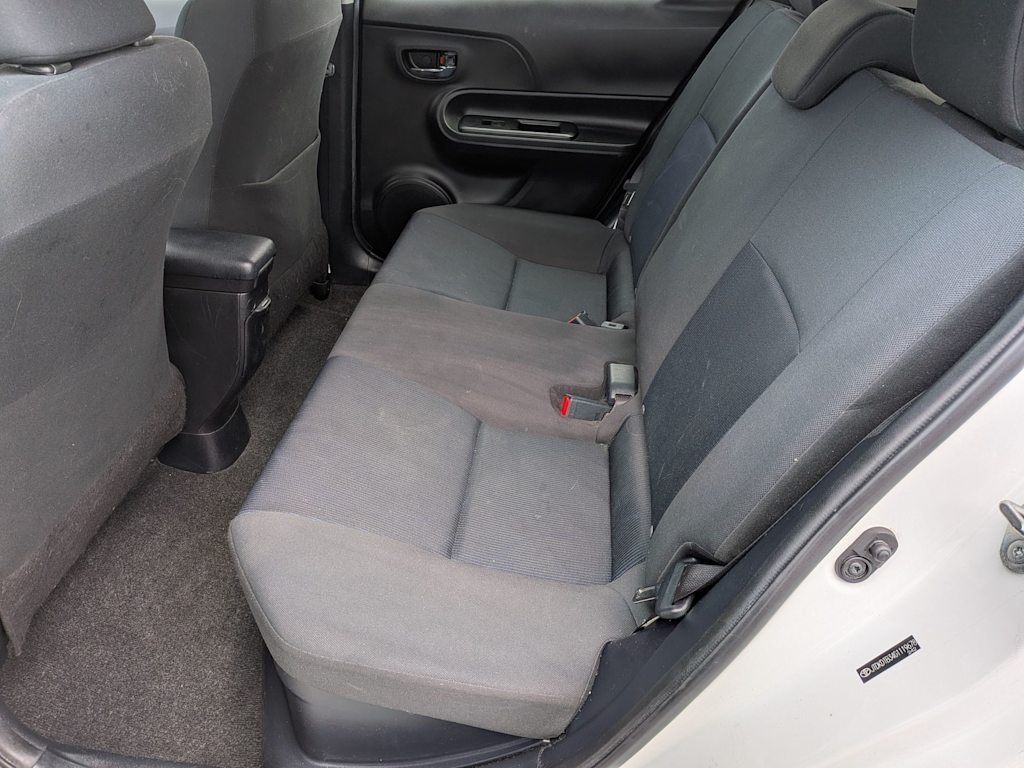Thumbnail: 2016 Toyota Prius c - 25