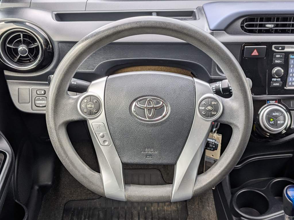 Thumbnail: 2016 Toyota Prius c - 13