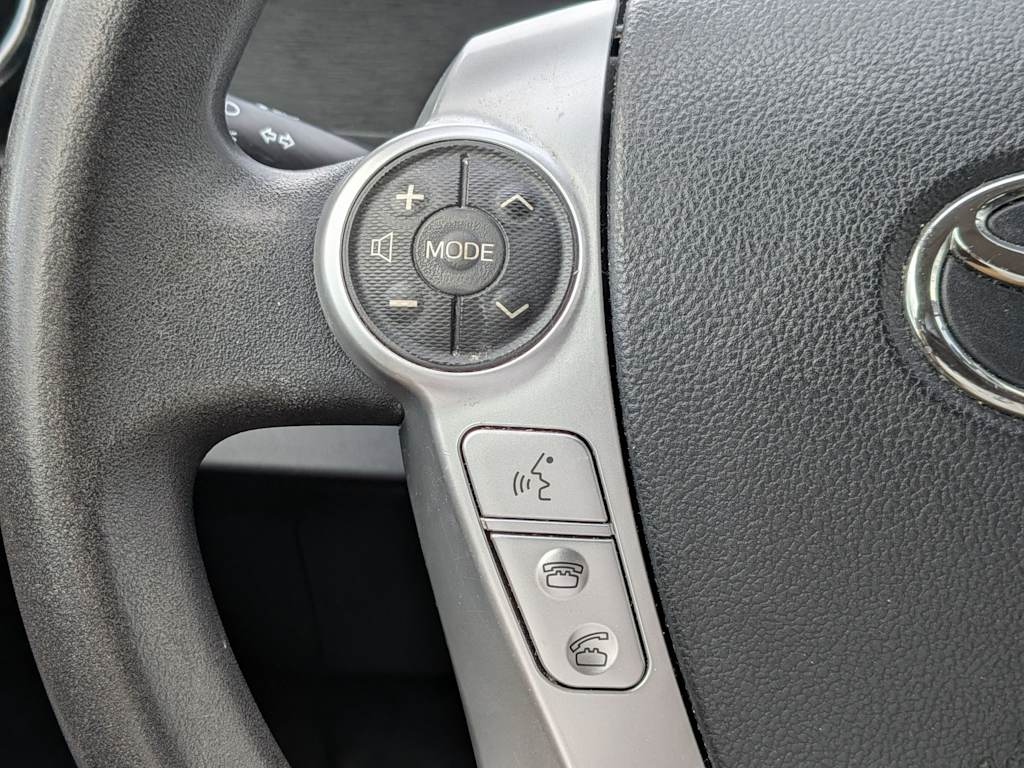 Thumbnail: 2016 Toyota Prius c - 27