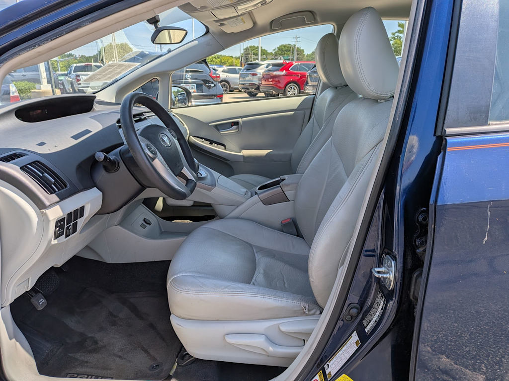 Thumbnail: 2014 Toyota Prius - 9