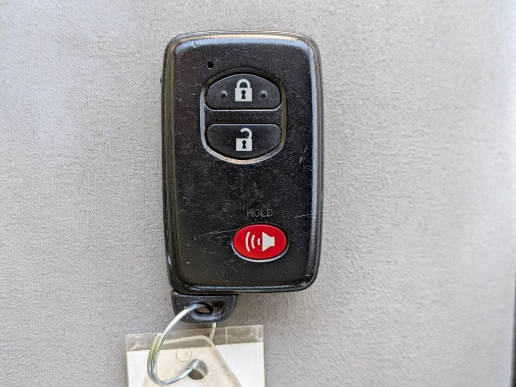 Thumbnail: 2014 Toyota Prius - 16