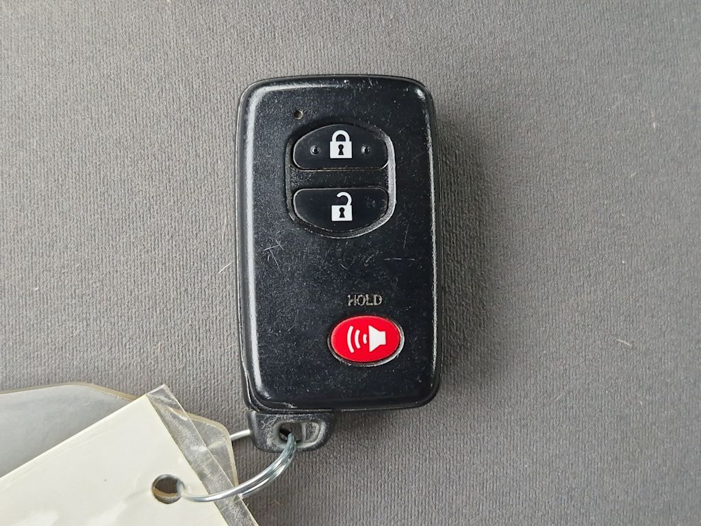 Thumbnail: 2011 Toyota Prius - 18
