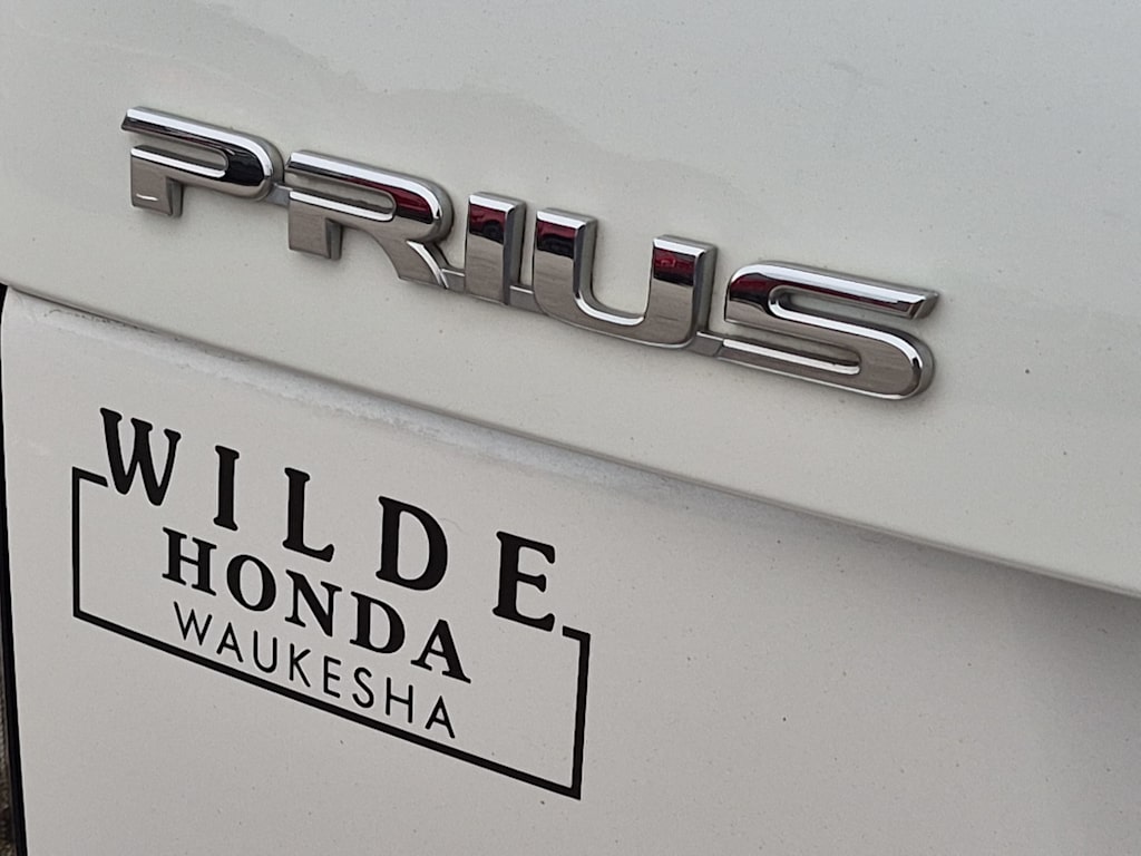 Thumbnail: 2011 Toyota Prius - 7