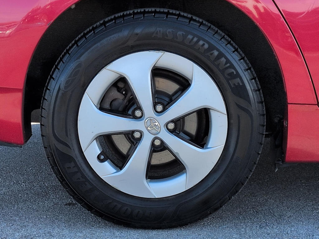 Thumbnail: 2012 Toyota Prius - 7