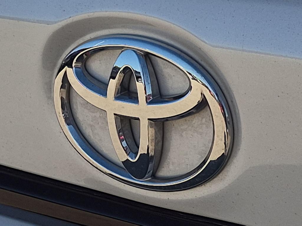 Thumbnail: 2022 Toyota Corolla - 24