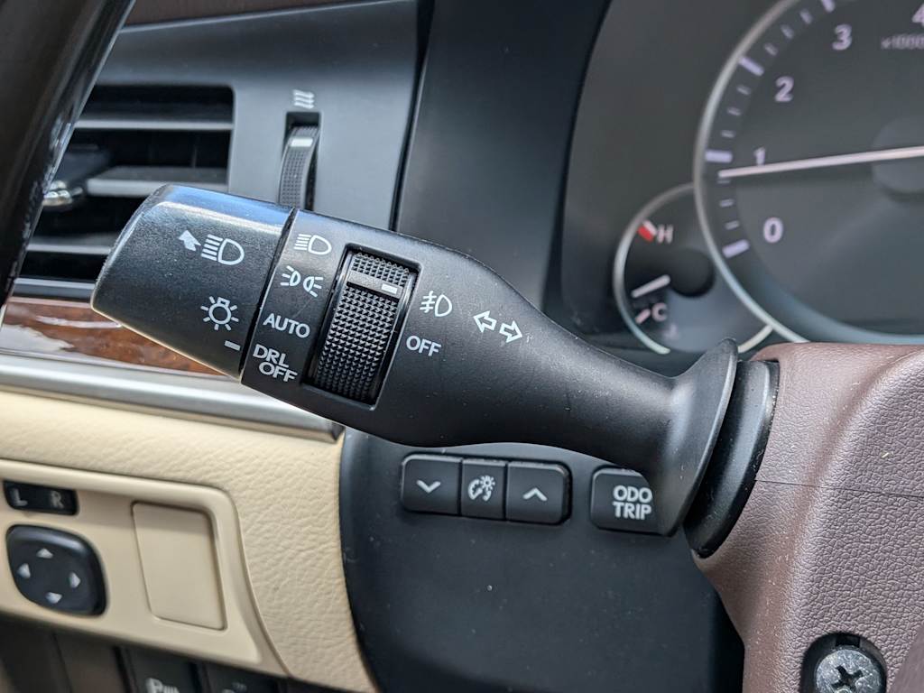 Thumbnail: 2016 Lexus ES - 32