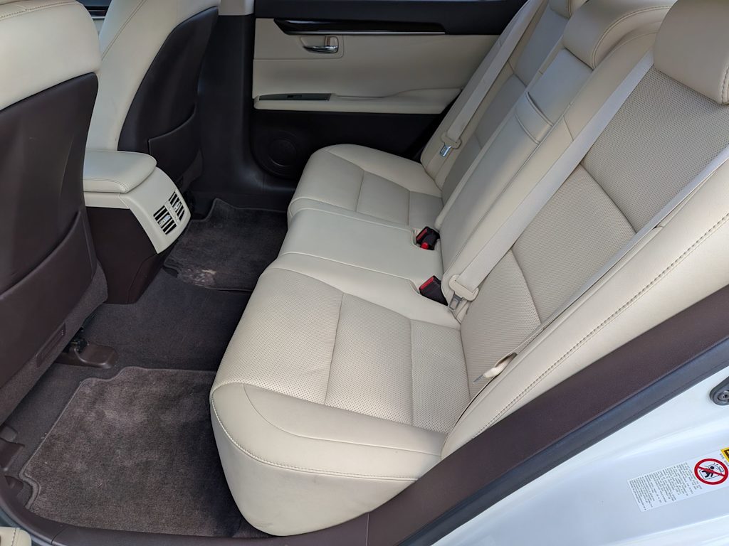 Thumbnail: 2016 Lexus ES - 27