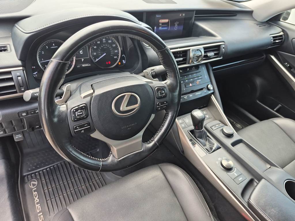 Thumbnail: 2018 Lexus IS - 2