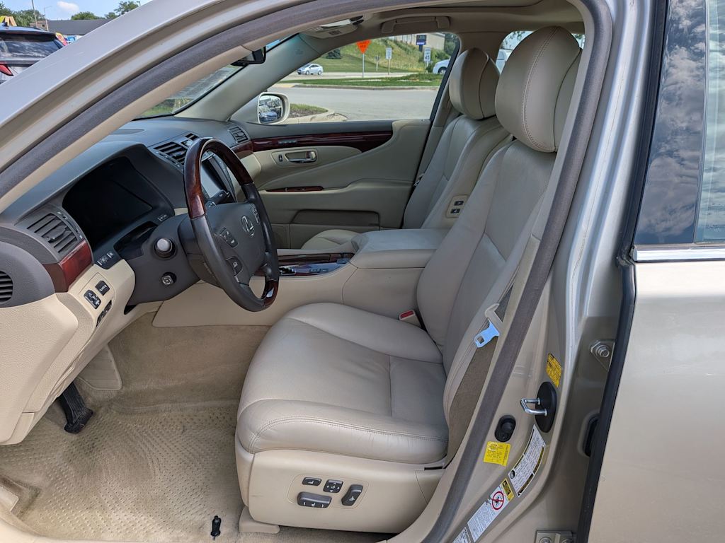 Thumbnail: 2012 Lexus LS - 10