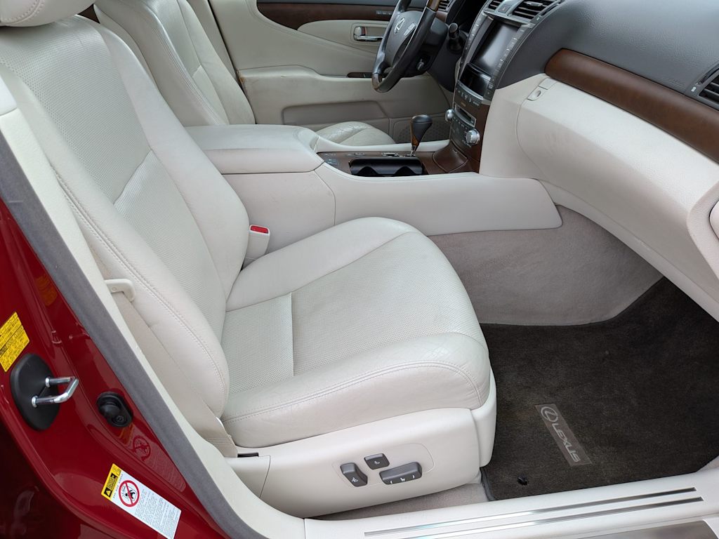 Thumbnail: 2012 Lexus LS - 10