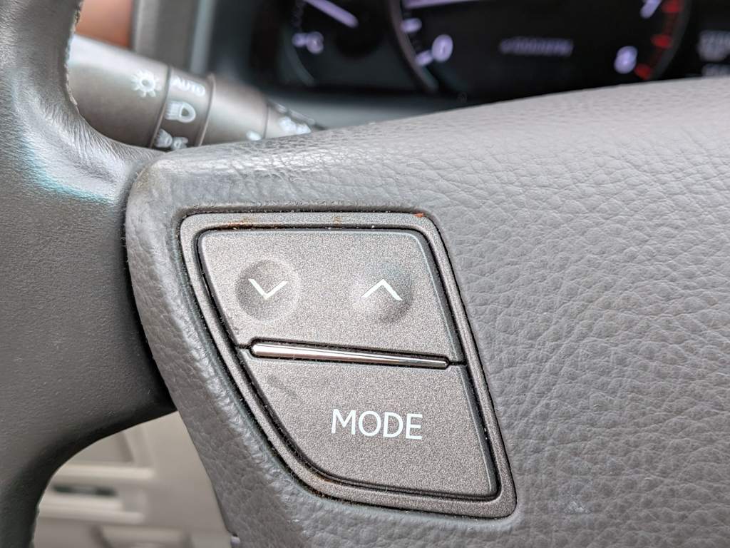 Thumbnail: 2012 Lexus LS - 28