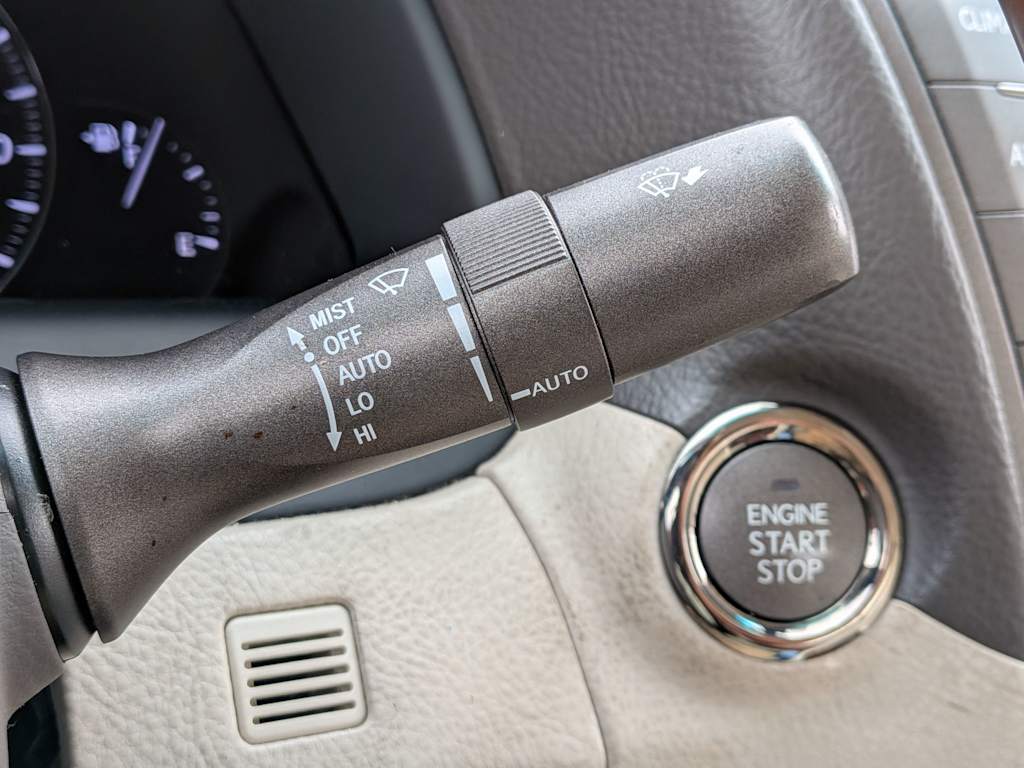 Thumbnail: 2012 Lexus LS - 30