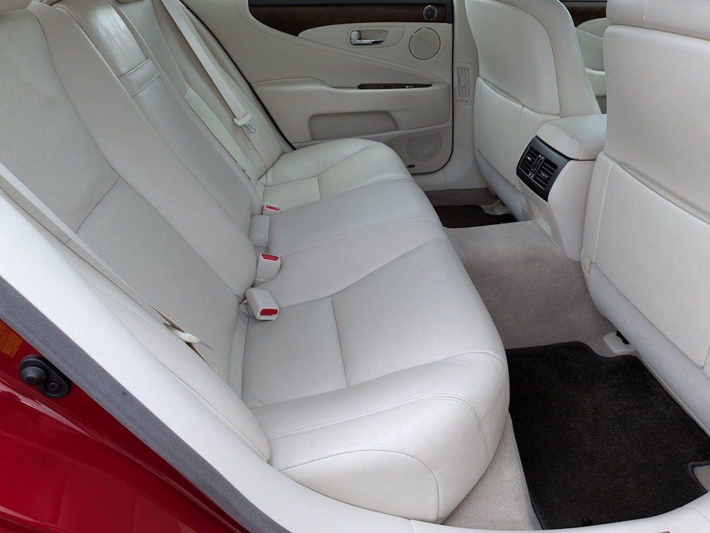 Thumbnail: 2012 Lexus LS - 27