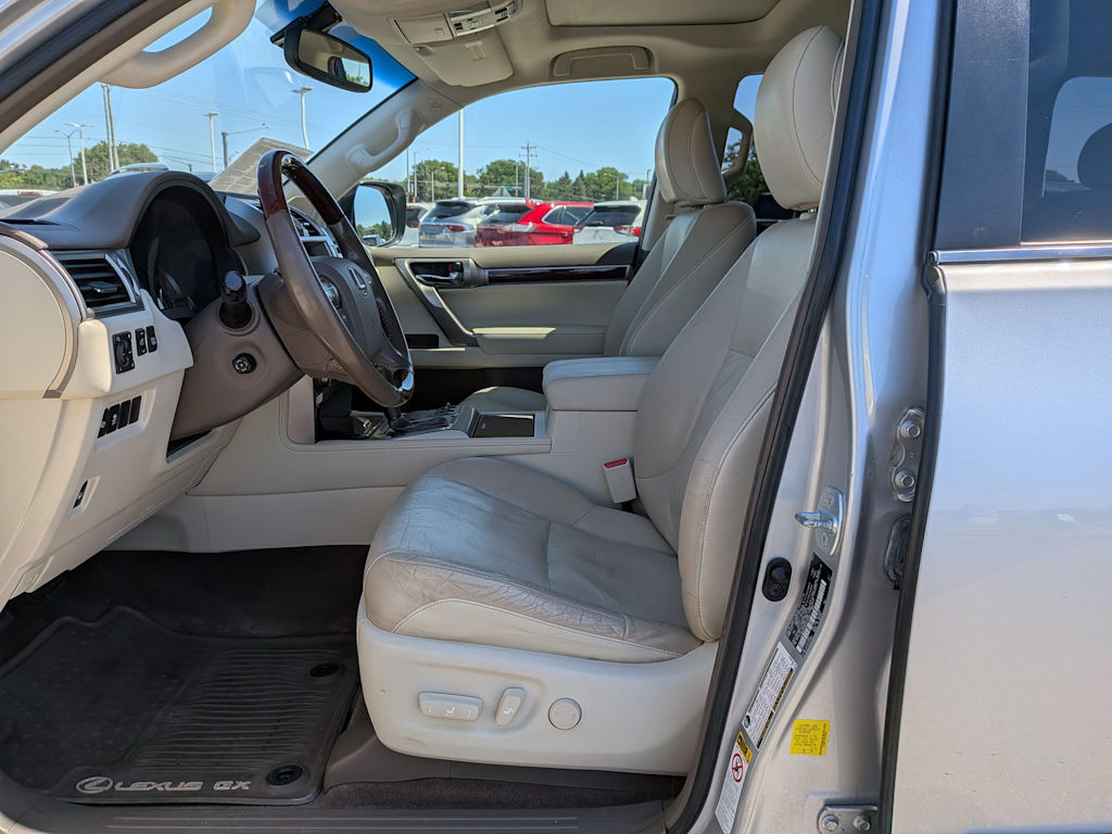 Thumbnail: 2016 Lexus GX - 10
