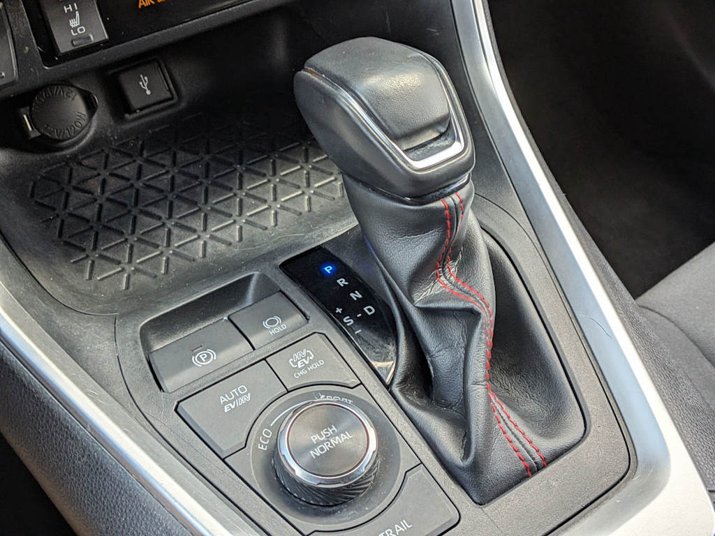 Thumbnail: 2022 Toyota RAV4 - 14