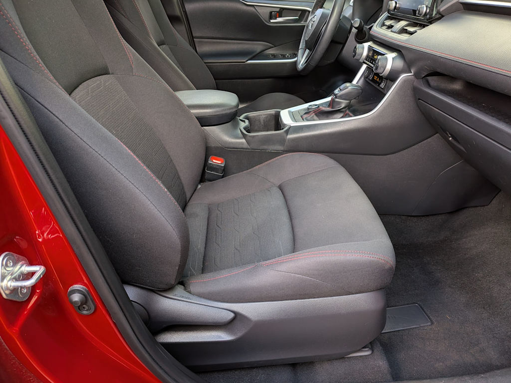 Thumbnail: 2022 Toyota RAV4 - 10