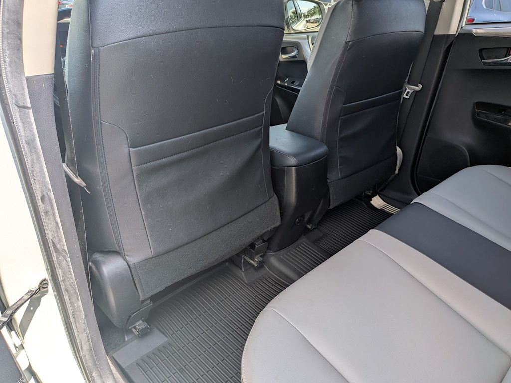 Thumbnail: 2018 Toyota RAV4 - 11