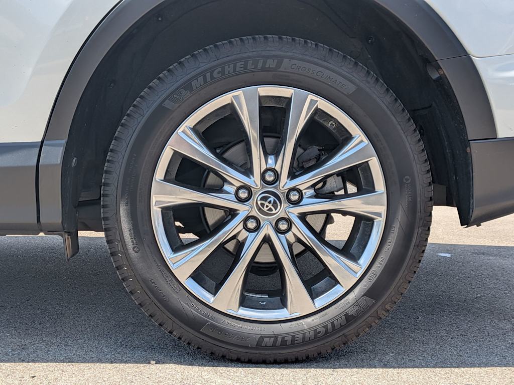 Thumbnail: 2018 Toyota RAV4 - 7