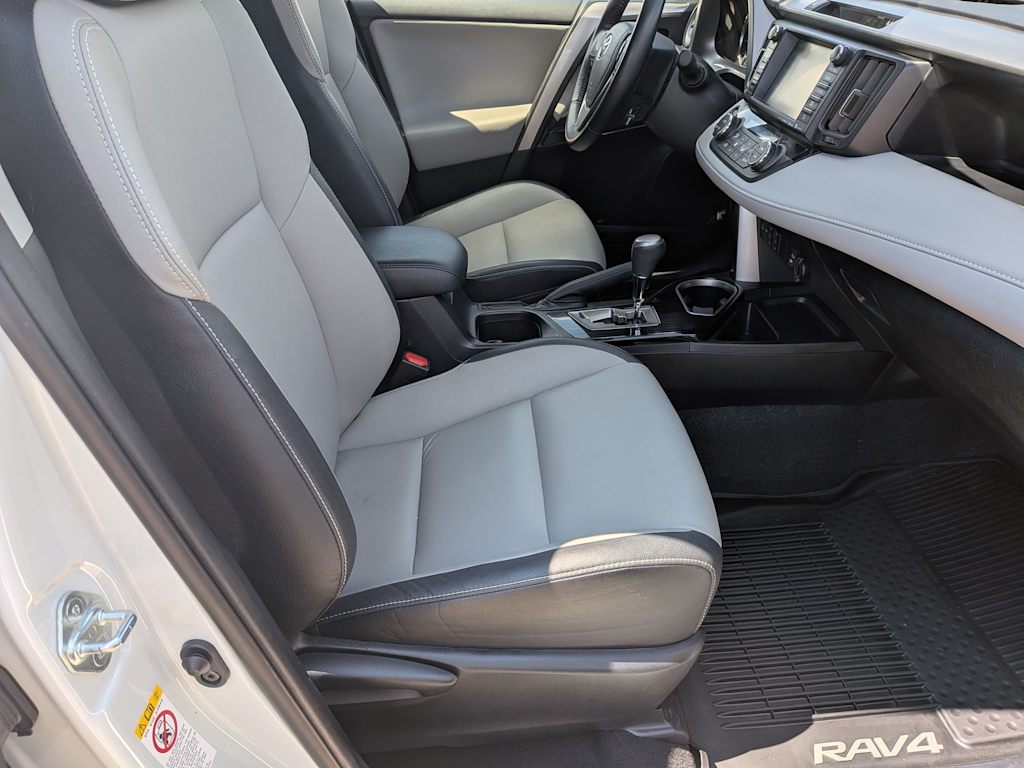 Thumbnail: 2018 Toyota RAV4 - 10