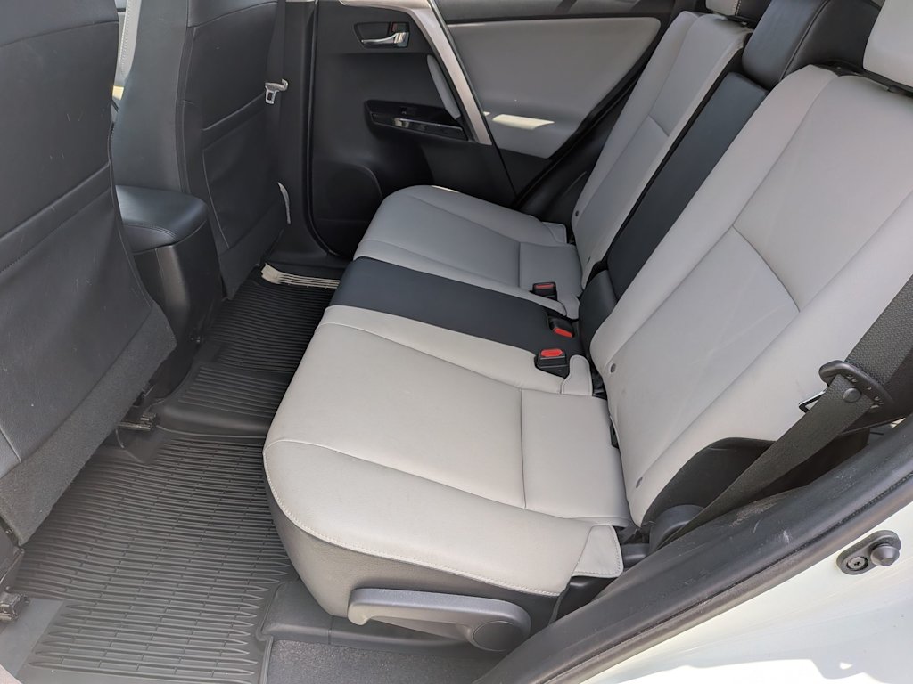 Thumbnail: 2018 Toyota RAV4 - 27
