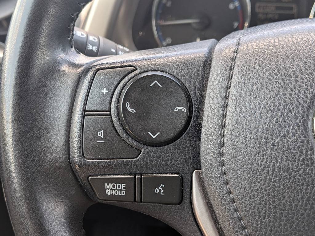 Thumbnail: 2018 Toyota RAV4 - 29