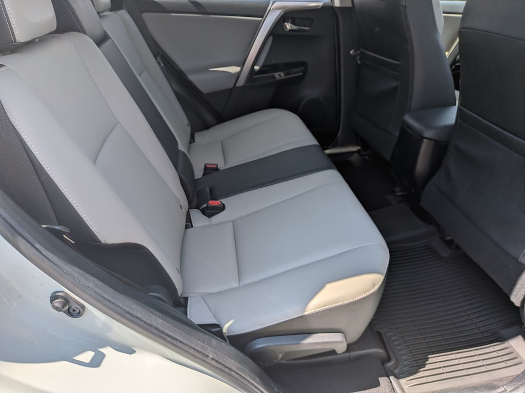 Thumbnail: 2018 Toyota RAV4 - 28