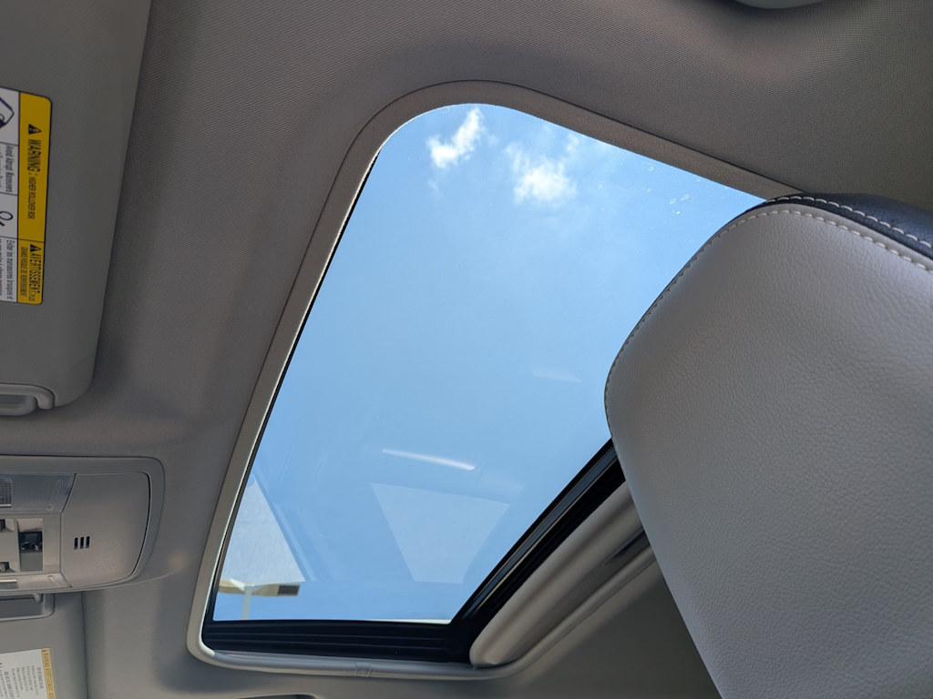 Thumbnail: 2018 Toyota RAV4 - 26