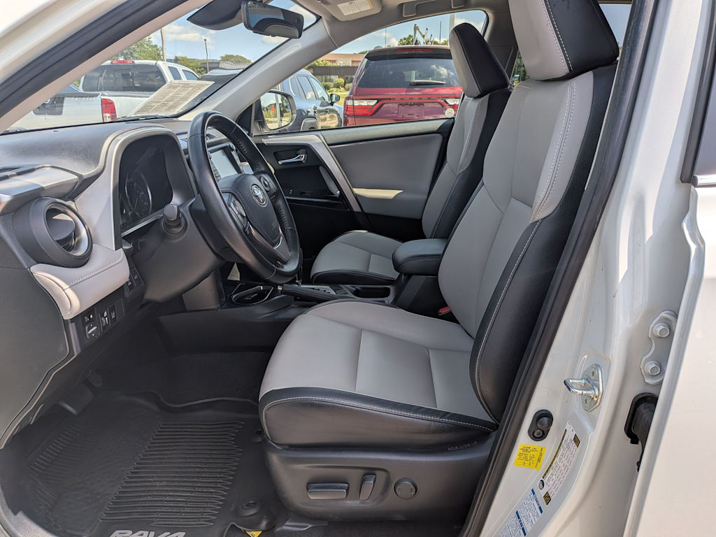 Thumbnail: 2018 Toyota RAV4 - 9
