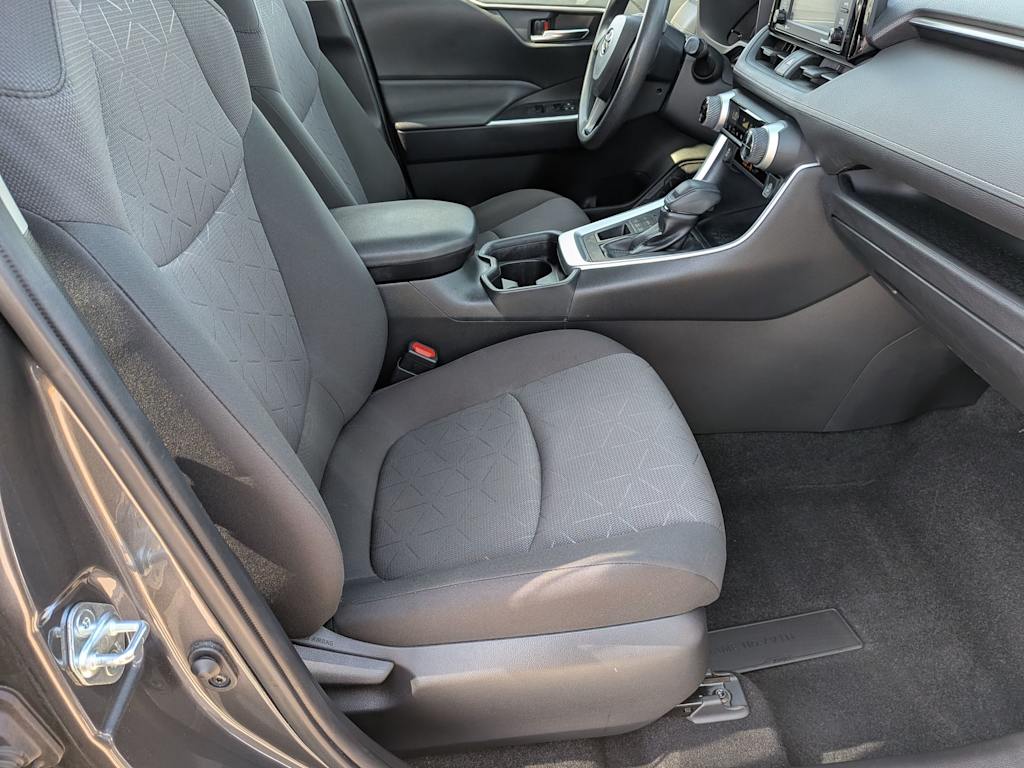 Thumbnail: 2020 Toyota RAV4 - 9