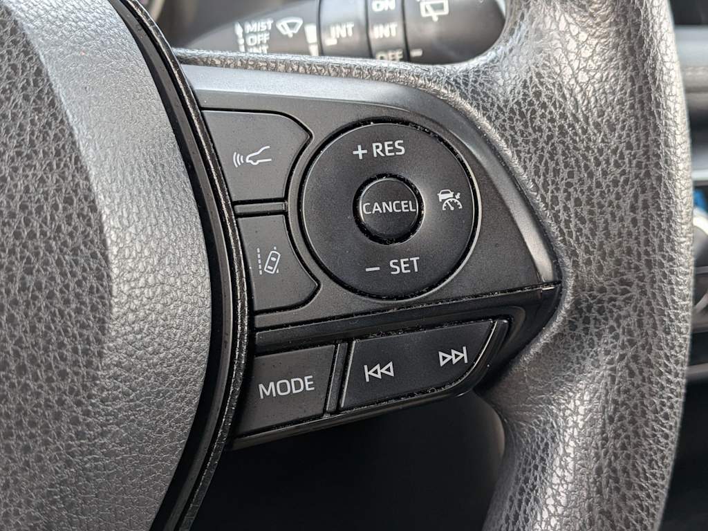 Thumbnail: 2020 Toyota RAV4 - 28