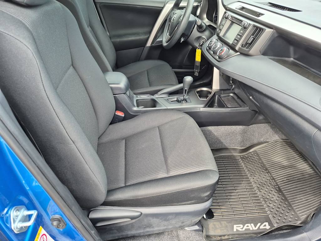 Thumbnail: 2017 Toyota RAV4 - 27