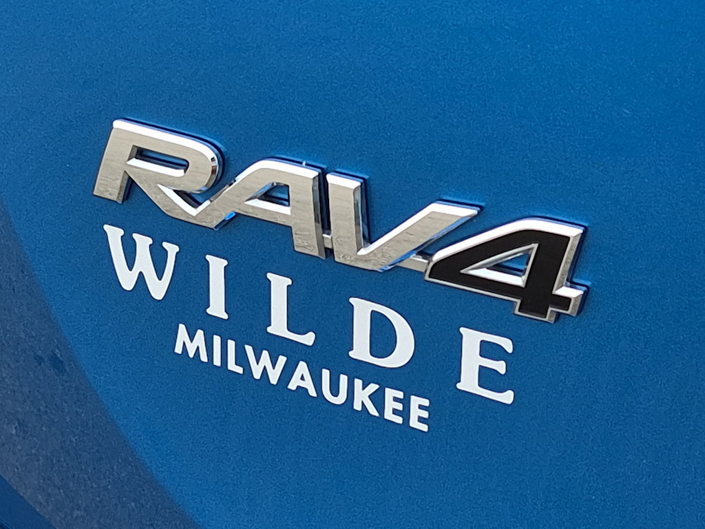 Thumbnail: 2017 Toyota RAV4 - 6