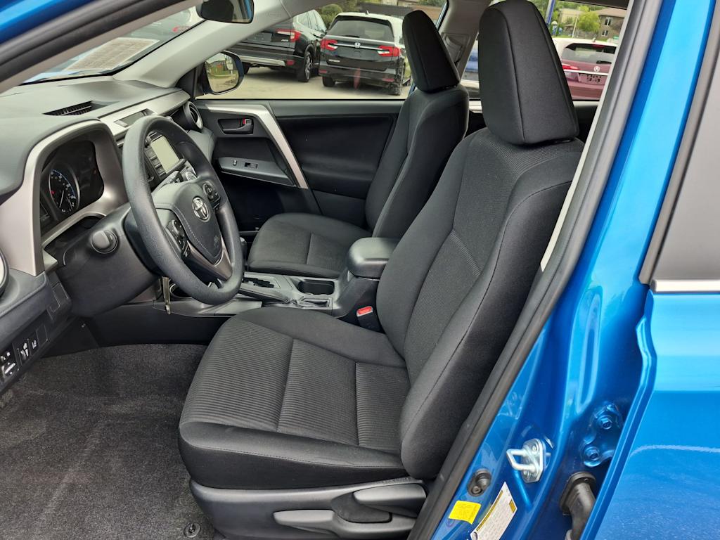 Thumbnail: 2017 Toyota RAV4 - 9