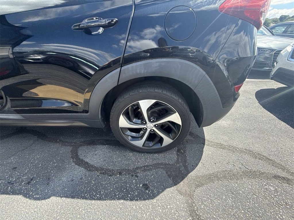 Thumbnail: 2016 Hyundai Tucson - 7