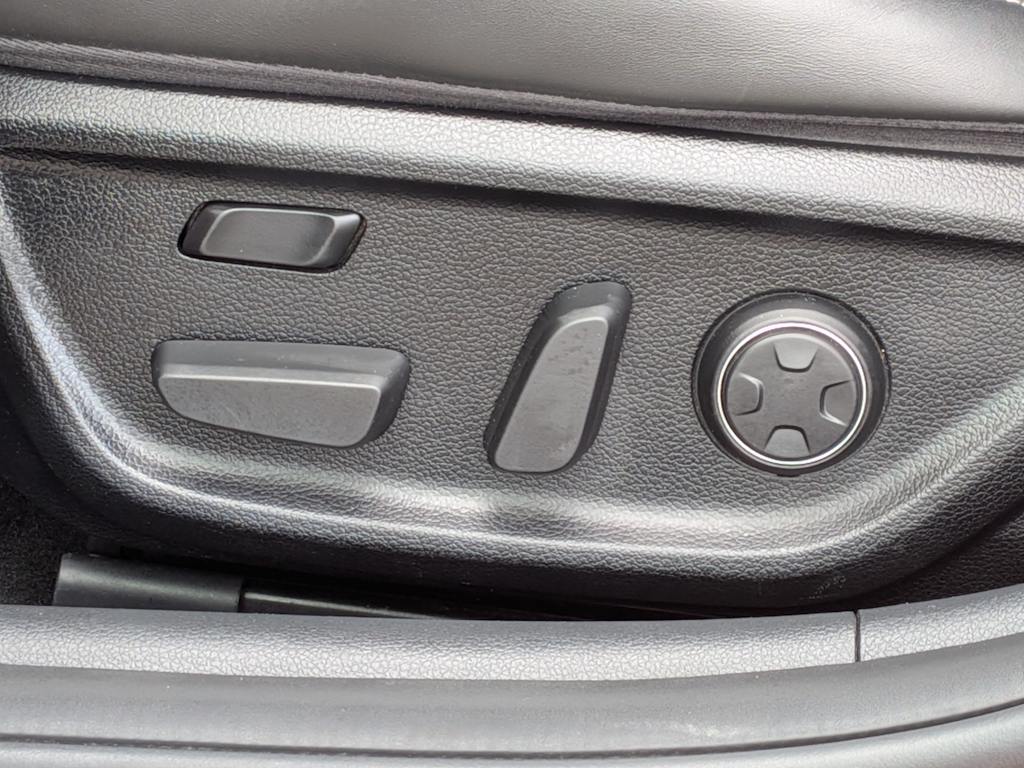 Thumbnail: 2019 Genesis G70 - 24