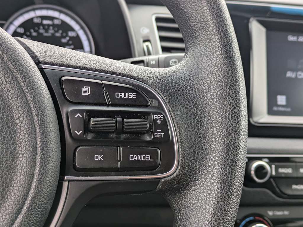 Thumbnail: 2017 Kia Niro - 26